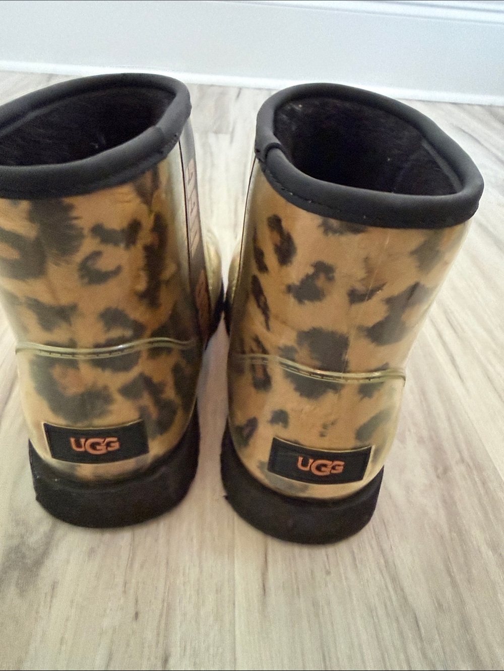 UGG women’s Leopard-Print Waterproof Boots - Tan & Black Sz 8 - Picture 5 of 6
